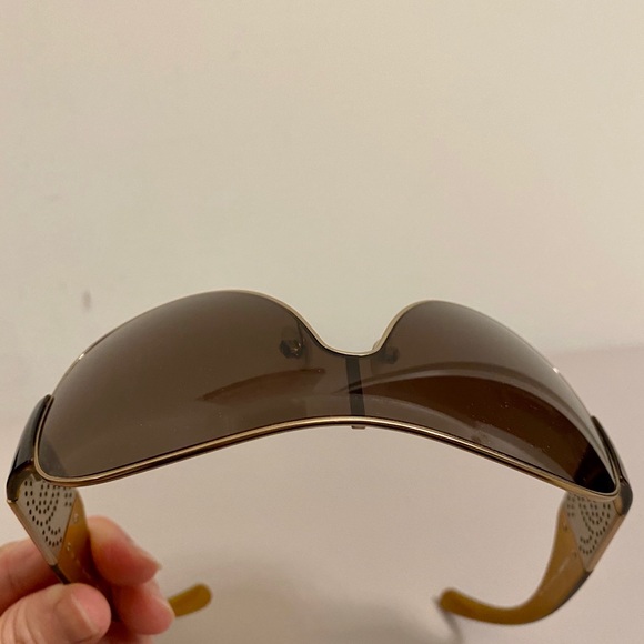 Authentic Chanel sunglasses with cc logo - Picture 9 of 11